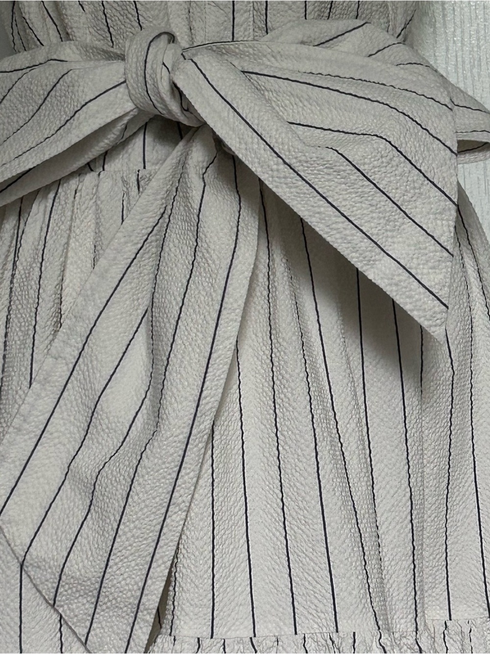 Vineyard Vines Kentucky Derby Seersucker Tiered White Pinstripe Midi Dres Sz 8 - Picture 3 of 12